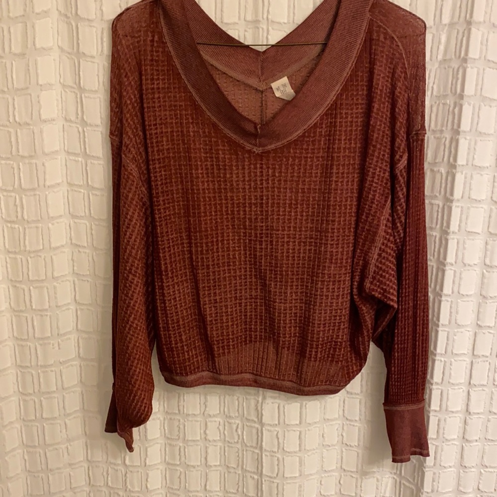 We the Free maroon top, XS but fits like a M
